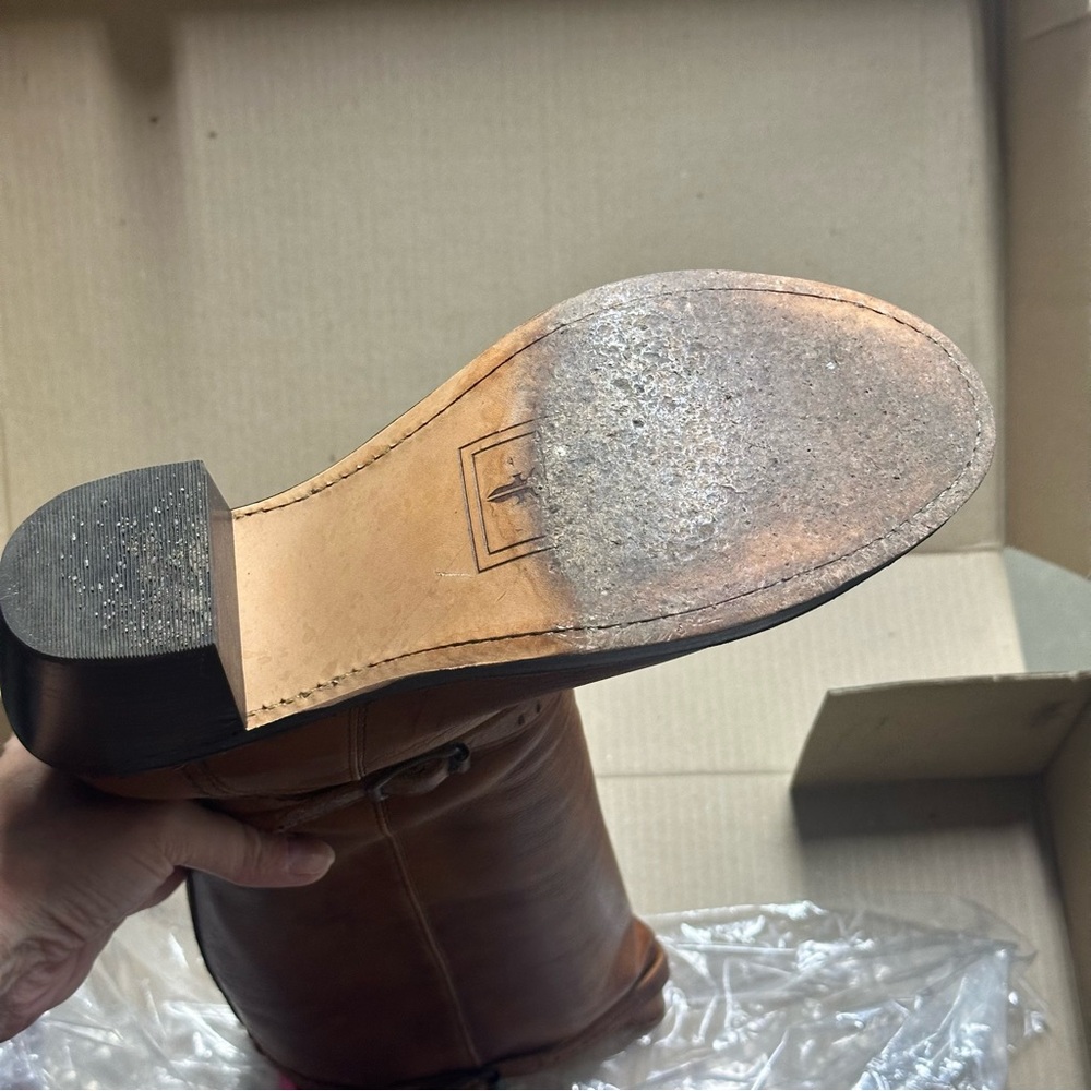 Frye Carmen 14L Inside Zip - Picture 8 of 10